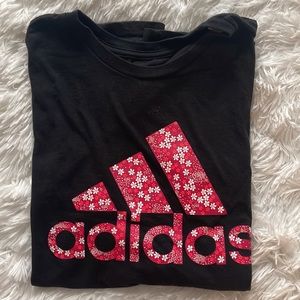 Adidas t-shirt used in great condition.